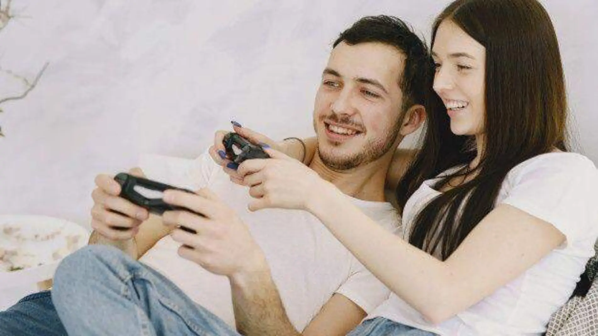 pareja de novios videojuegos 